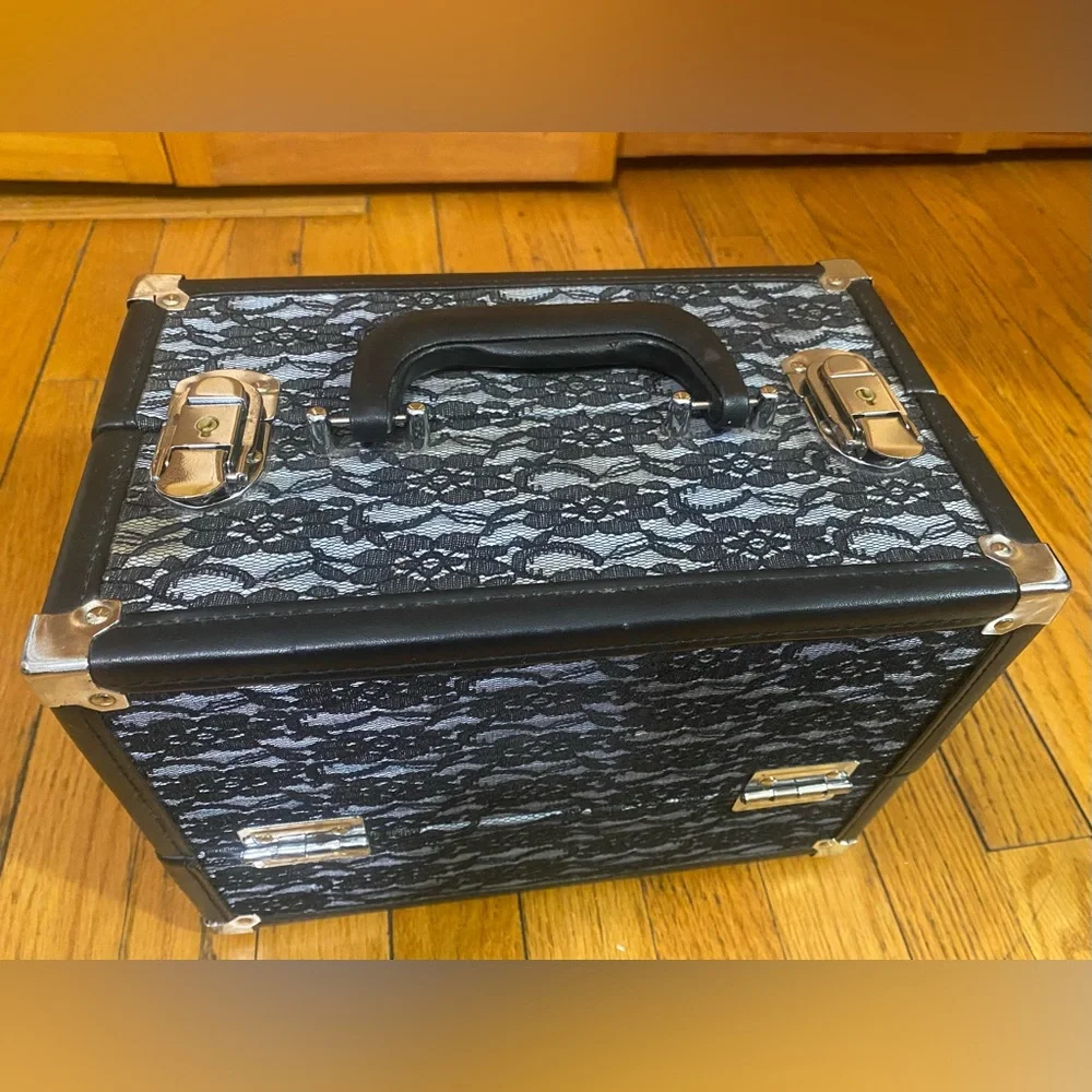Caboodles 11 excluding